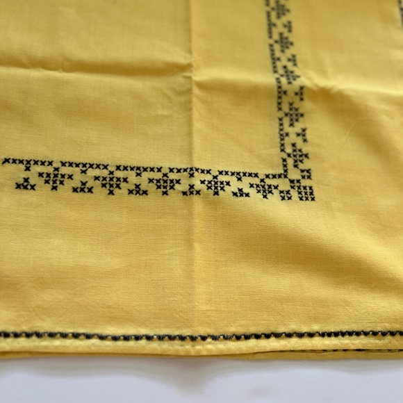 VINTAGE LINEN CROSS STITCH CARD TEA TABLE CLOTH w/4 napkins Mustard/Gold - Picture 9 of 9